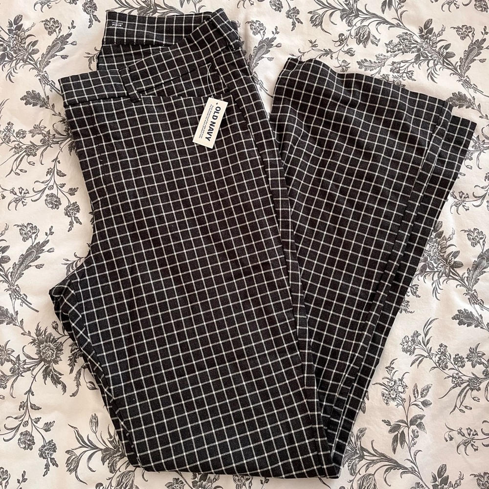 Old Navy High Rise Pixie Pants